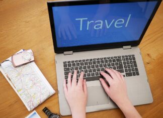 AK-Analyse zeigt: „Preisschaukel“ bei Online- Reisebuchungen!