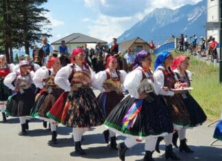 Filmdokumentationen über das Kufenstechen und Kirchtagslieder aus Vorderberg im Gailtal