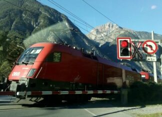 Maßnahmen für mehr Sicherheit: Das gibt es an Eisenbahnkreuzungen zu beachten!