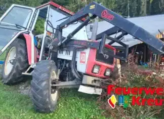 Feuerwehr im Einsatz: Traktor drohte umzukippen