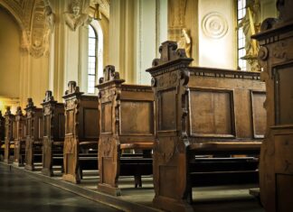 Katholische Kirche: Hohe Austrittszahlen machen zu schaffen