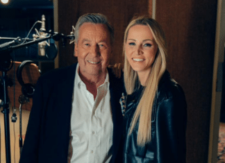 Weihnachtsduett von Melissa Naschenweng mit bekanntem Schlagerstar