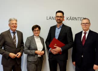 Offizielle Dekret-Übergabe an den neuen Leiter der Gesundheitsabteilung des Landes