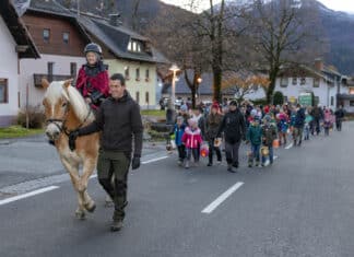 Das war der Laternenumzug in Tröpolach