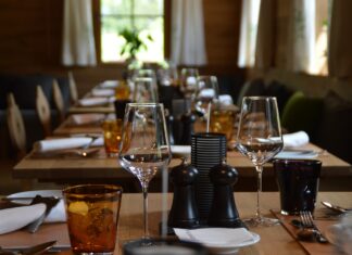 Jetzt nominieren: Falstaff sucht die beliebtesten Wirtsleute in ganz Österreich