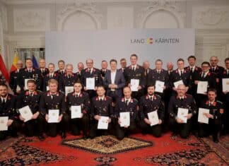 43 Feuerwehreinsatzkräften wurde die Katastropheneinsatzmedaille verliehen