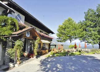 Gasthof Waldemar: Kellner*in mit Inkasso gesucht