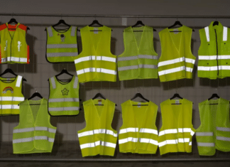 ÖAMTC testet: Warnwesten reflektieren nicht ausreichend