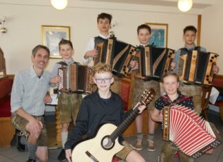 Kärntner Volksmusikwettbewerb 2024: Junge Musiktalente aus dem Bezirk Hermagor überzeugten!