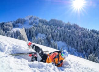 Suchaktion nach 23-jährigen verletzten Schifahrer Skifahrer Sturz