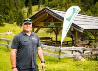 Auf Entdeckungsreise im einstigen Glasmacherdorf Tscherniheim