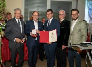 Großes Ehrenzeichen des Landes für Helmut Petschar