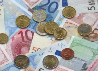 Schuldensanierung leicht gemacht: Erste Schritte aus der Überschuldung