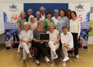 HAK Villach – Jubiläums-Klassentreffen: Ehemalige Schüler:innen feiern Wiedersehen in alter Schule