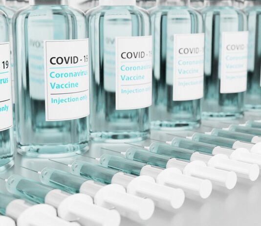 AstraZeneca gibt erstmals seltene, schwere Nebenwirkungen des Corona-Impfstoffs zu