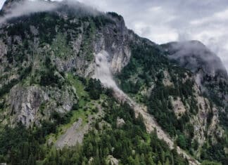 Nach Sperre: Erste Sprengungen am Plöckenpass