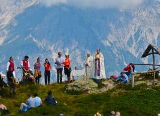 Bergmesse am Fuße des Mittagskofels – Ein gelungenes Fest in bewährter Tradition