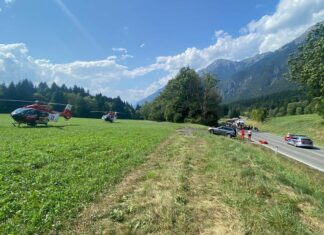 Verkehrsunfall auf der Gailtalbundesstraße: Zwei Motorradfahrer schwer verletzt