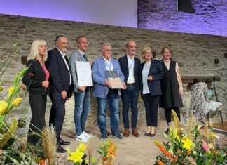 Überreichung des Europäischen Dorferneuerungspreises in Gold an die LEADER-Region Hermagor!