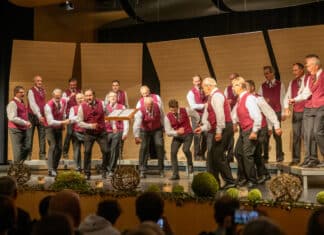 Carinthia Chor Millstatt begeistert über 400 Besucher in Kötschach-Mauthen