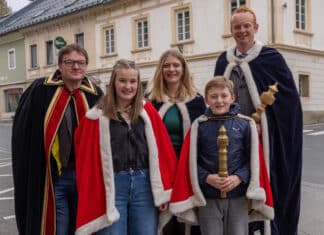 “Bussi Bussi, Lei Lei” – Faschingssitzung in Kötschach-Mauthen 2025