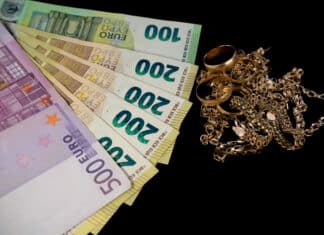 84-jährige Frau von bulgarischer Pflegerin um mehrere tausend Euro bestohlen