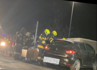 PKW am Eisenbahnübergang Michelhofen: Unfall unter Alkoholeinfluss führt zu Zugausfall