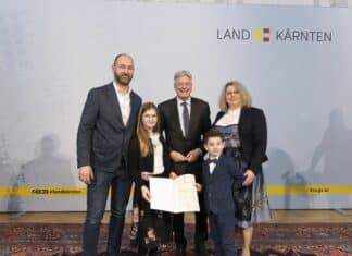 Neue Staatsbürgerinnen und Staatsbürger angelobt