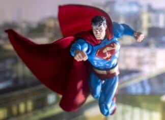 Kinderchirurgen warnen vor „Superman-Challenge“ auf TikTok