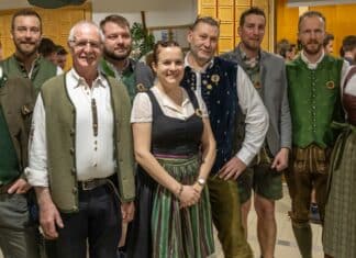 Jägerball in Kötschach-Mauthen begeisterte über 500 Gäste