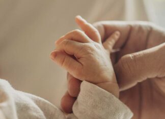 Doppelt Grund zur Freude: Neujahrsbaby & Mama feiern Geburtstag!