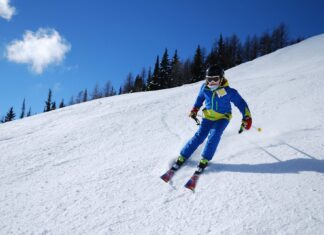 Unfall mit Fahrerflucht: 6-Jähriger am Nassfeld schwer verletzt