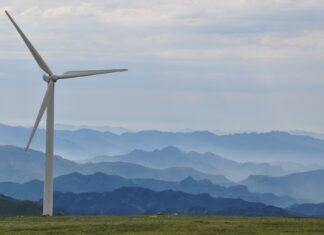 Vizepräsident KommR Günter Burger: Protest gegen Windkraft-Werbung und steigende Energiekosten in Kärnten