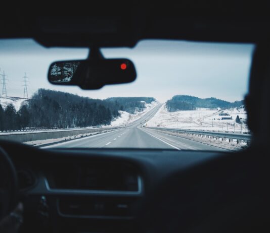 Zahl der ,,Geisterfahrer”-Meldungen in Österreich sinkt: Alkohol, Drogen & Unaufmerksamkeit häufigste Verursacher