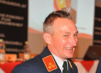 Drei Perioden FF-Kommandant