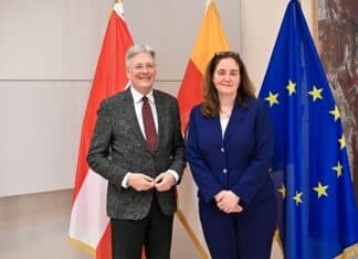 Was macht eine US- Diplomatin in Kärnten?