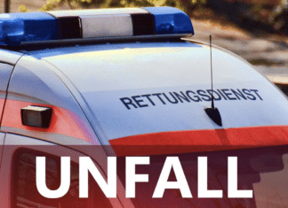 Sekundenschlaf löst Verkehrsunfall aus: Pkw touchiert Leitschiene und kollidiert mit Wohnmobil