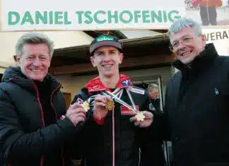 Herzlichen Glückwunsch: Daniel Tschofenig holt sich in Planica die große Kristallkugel!