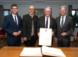 Treffen ehrt ehemaligen Landeshauptmann für sein Lebenswerk: Ehrenbürgerschaft für Christof Zernatto