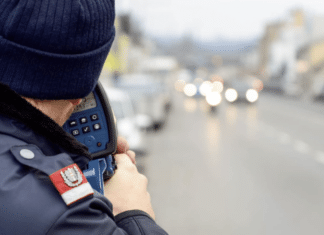 Mit 97 km/h im Ortsgebiet von Stobitzen unterwegs: Polizei stoppt Raser und entzieht Führerschein!