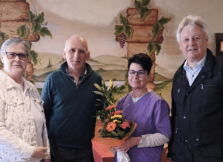 Stadtgemeinde ehrt Michael Platzer und begrüßt Corinna Allmeyer als neue Wirtin des Vinissimo!