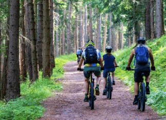 OGH-Urteil setzt klare Grenze: ,,E-Bike-Fahrerinnen & Fahrer ohne Helm müssen mit Schmerzengeld-Kürzung rechnen!”