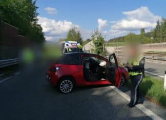 Unfall auf der Autobahnauffahrt: 24-jährige Frau aus dem Bezirk Hermagor verletzt