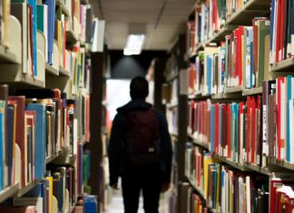 Die Verbindung zwischen Bibliotheken und freier Meinungsäußerung