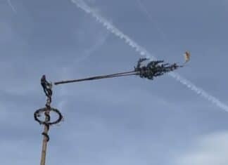 Maibaum-Diebstahl geglückt: Burschenschaft Reisach sorgt für Überraschung in Kötschach-Mauthen