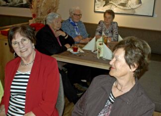 Blumen, Musik & gute Laune: Festliche Muttertags- & Vatertagsfeier der Wertschacher Pensionisten