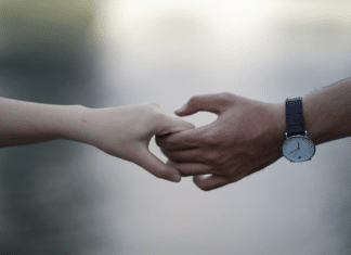 Rat auf Draht gibt Tipps: Zwischen Angst und Fragen – Was Kinder jetzt brauchen und wie Eltern helfen können