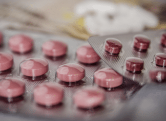 Reiseapotheke richtig packen: So bleiben Medikamente auch im Urlaub vor Hitze und Verlust geschützt