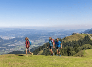 Saisonstart am Dreiländereck: Familienfest sowie Meet & Greet mit Daniel Tschofenig