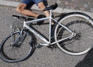 Fahrradunfall unter mittelgradigem Alkoholeinfluss in Arnoldstein: 60-Jähriger stürzt auf Gailitzerstraße